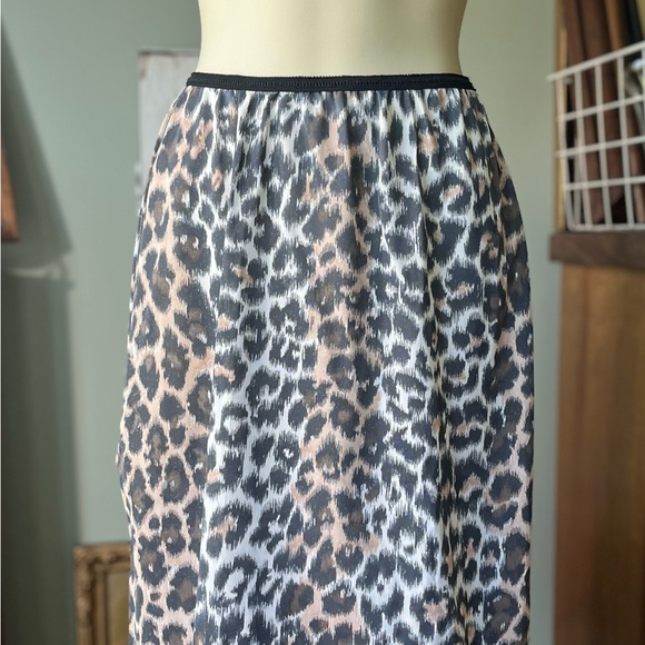 VINTAGE ARISTOCRAFT LEOPARD PRINT SLIP WITH BLACK TRIM SIDE SLITS SIZE MEDIUM - Picture 13 of 13